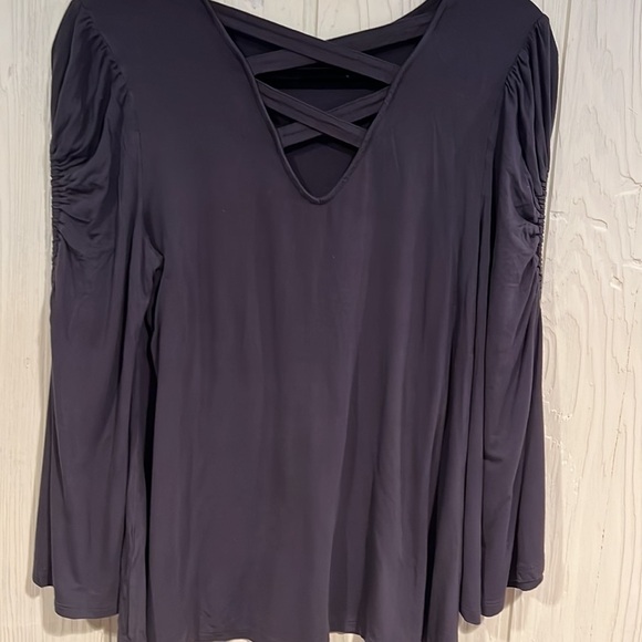 Cupio Top with Bell Sleeves Size Medium - Picture 6 of 11